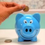 8 Tips For How to Save Money Effectively on a Tight Budget